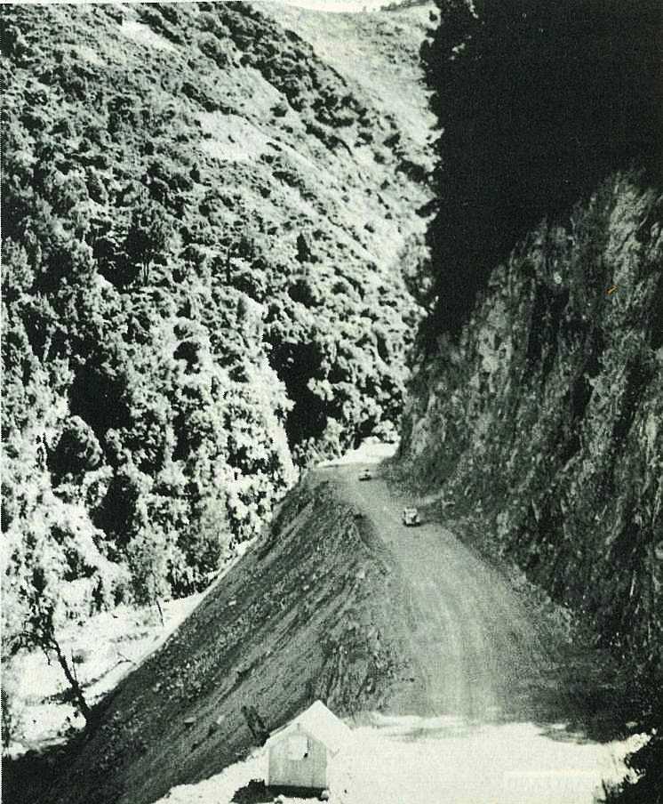 The Waioeka Gorge - Gisborne Photo News - No 58 : April 30, 1959